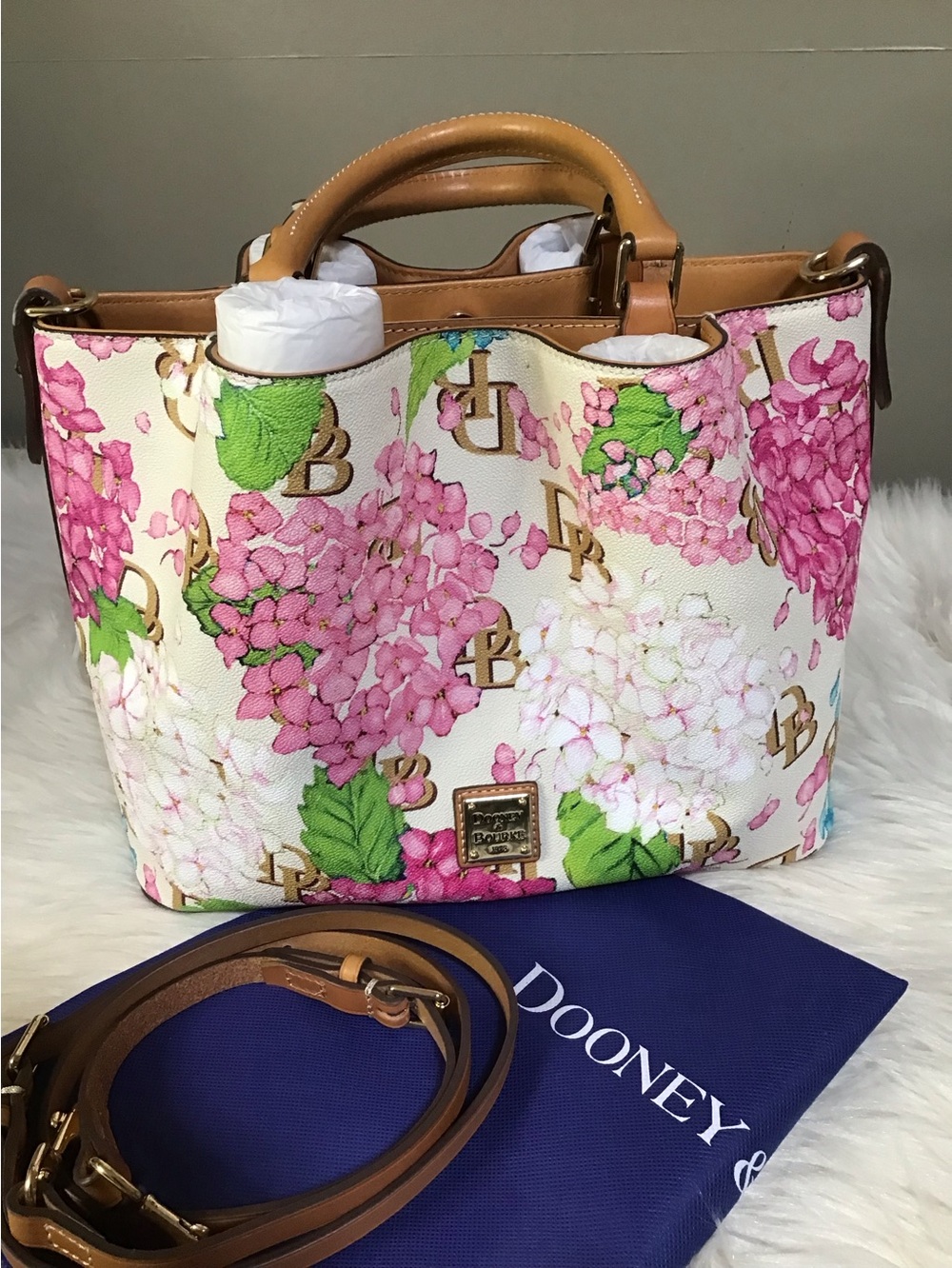 Dooney hydrangea monogram floral satchel Brenna - Picture 3 of 15